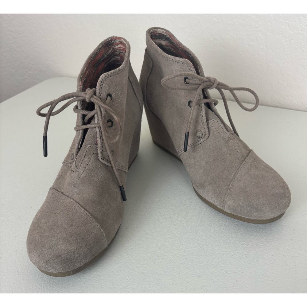 Tom’s Taupe Suede Leather Desert Wedge Ankle Boots Size 9.5 - Picture 3 of 10